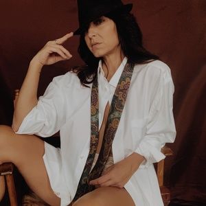 Just moi! Closet Curator, Model, Photographer, Quality Control, Packer & Shipper